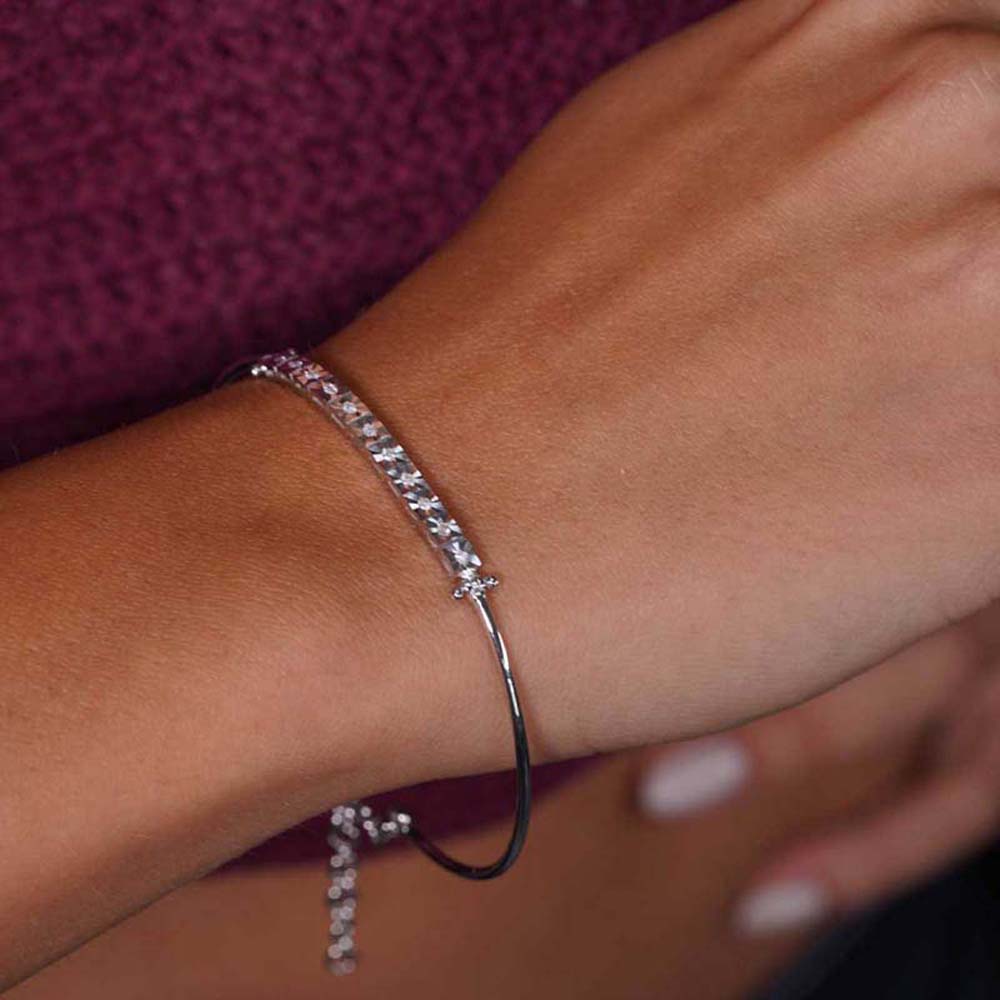 0.08 Karat Pırlanta Baget Bileklik - BLK00175