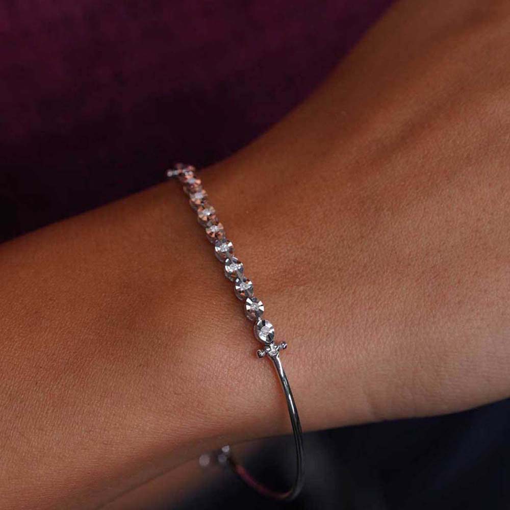 0.08 Karat Pırlanta Baget Bileklik - BLK00177