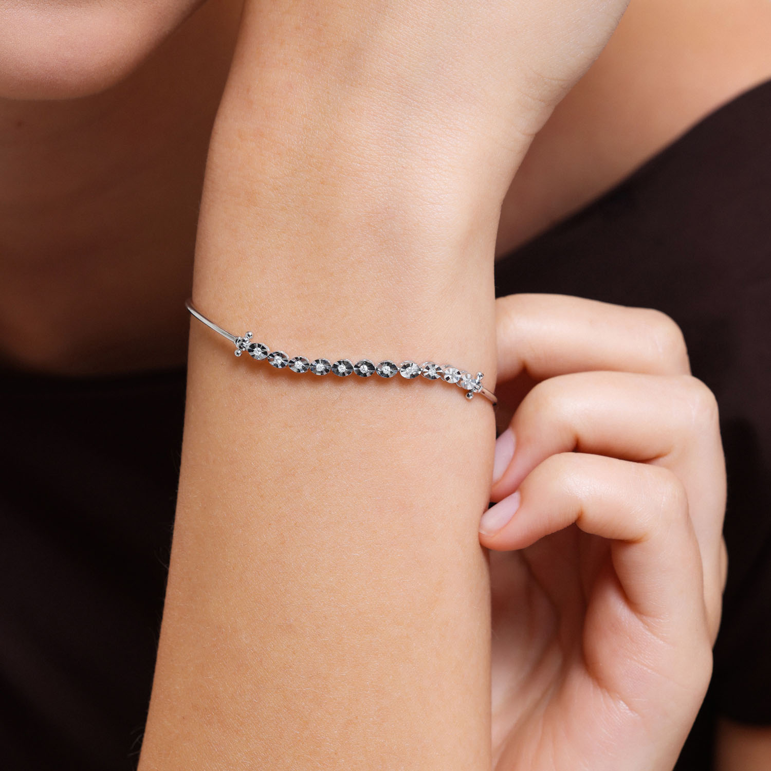 0.08 Karat Pırlanta Baget Bileklik - BLK00177