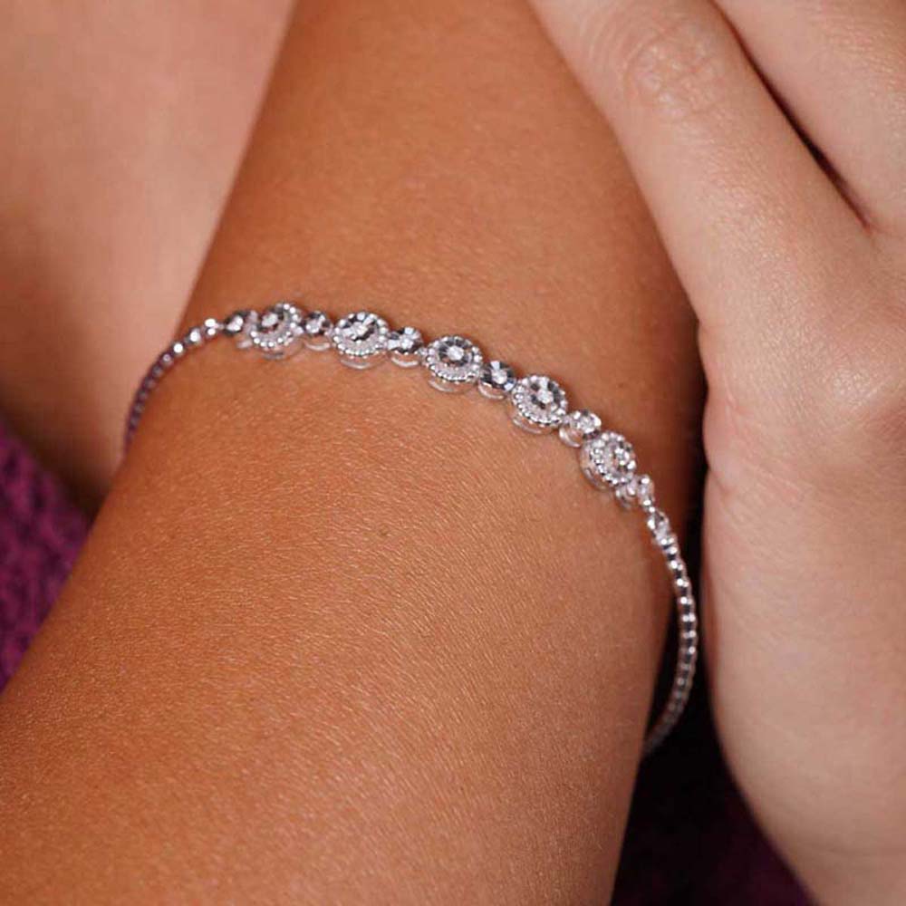 0.10 Karat Pırlanta Baget Bileklik - BLK00172