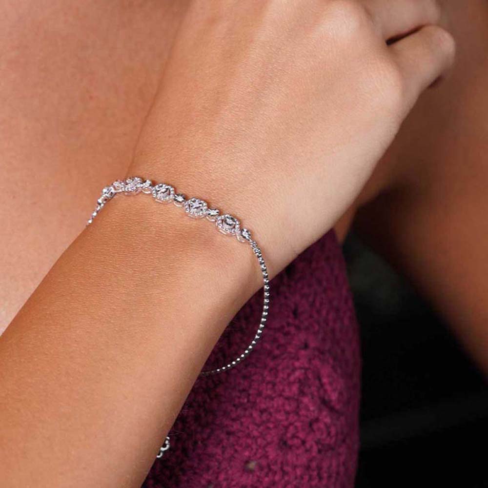 0.10 Karat Pırlanta Baget Bileklik - BLK00173