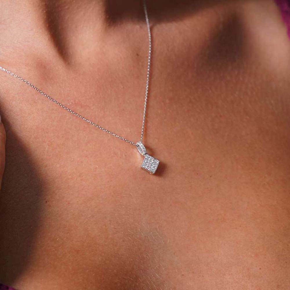 0.21 Karat Pırlanta Baget Kolye - KLF00100