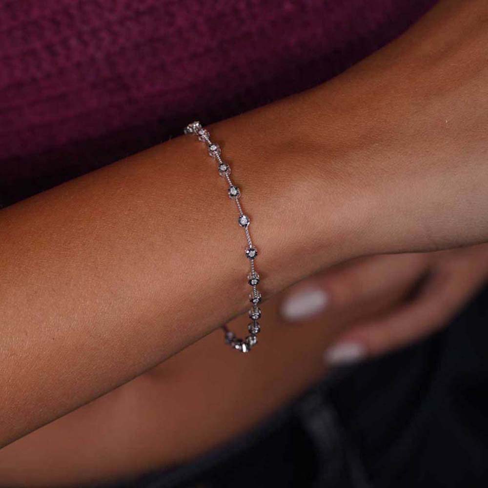 0.22 Karat Pırlanta Baget Bileklik - BLK00178