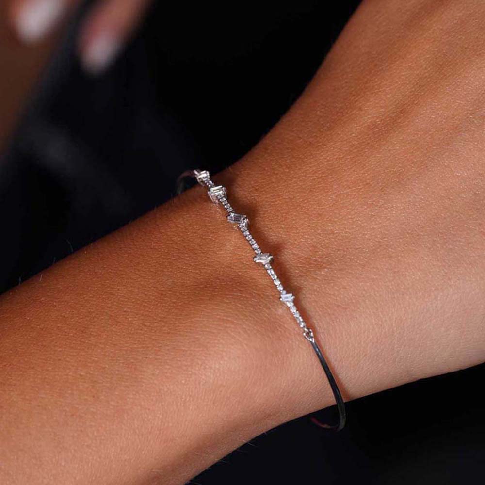 0.24 Karat Pırlanta Baget Bileklik - BLK00187