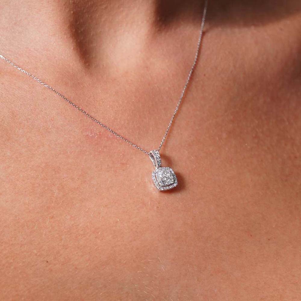 0.30 Karat Pırlanta Baget Kolye - KLF00101