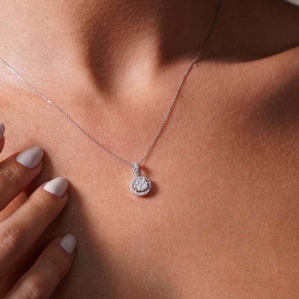 0.33 Karat Pırlanta Baget Kolye - KLF00103