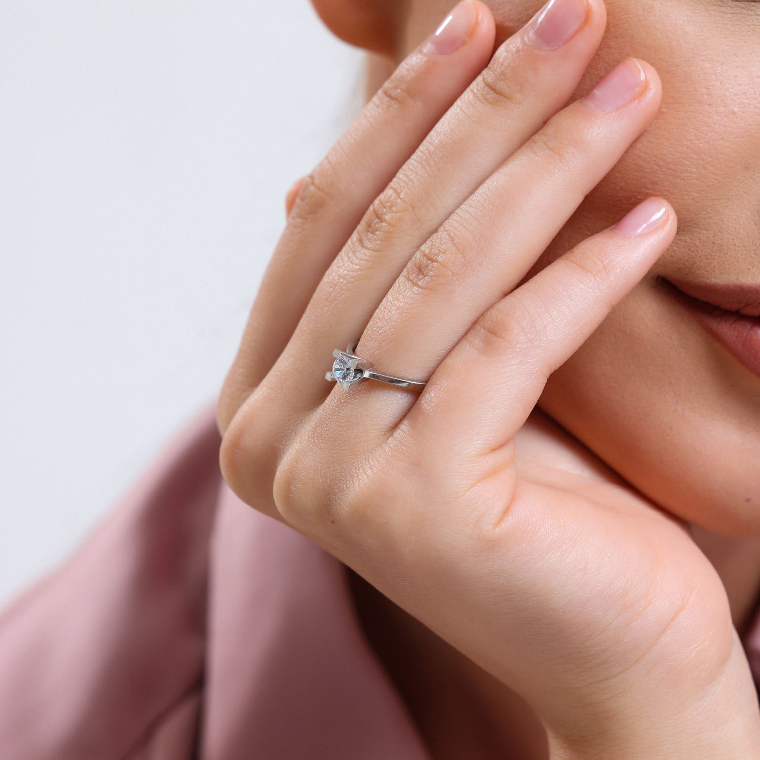 0.35 Karat F Renk Hrd Sertifikali Tektaş Yüzük