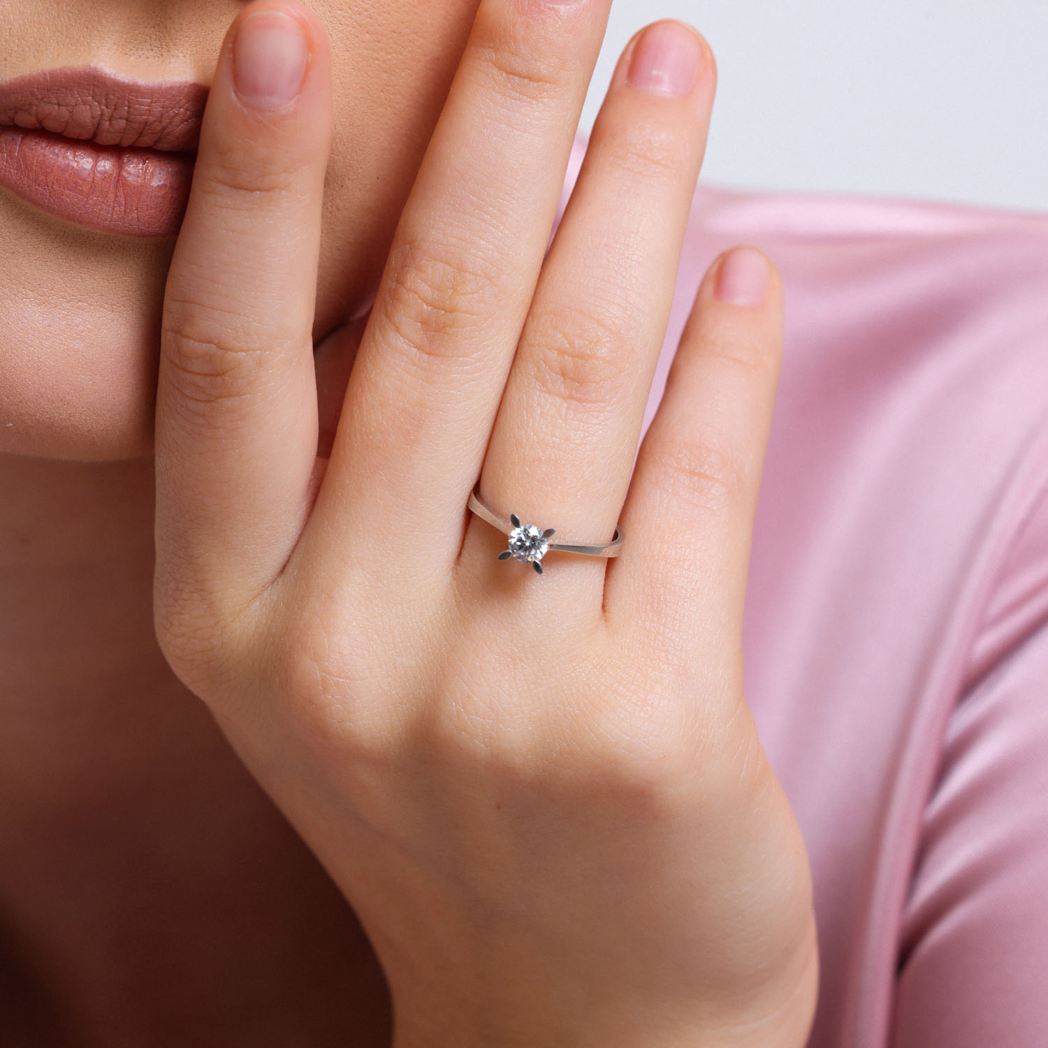 0.35 Karat F Renk Hrd Sertifikali Tektaş Yüzük