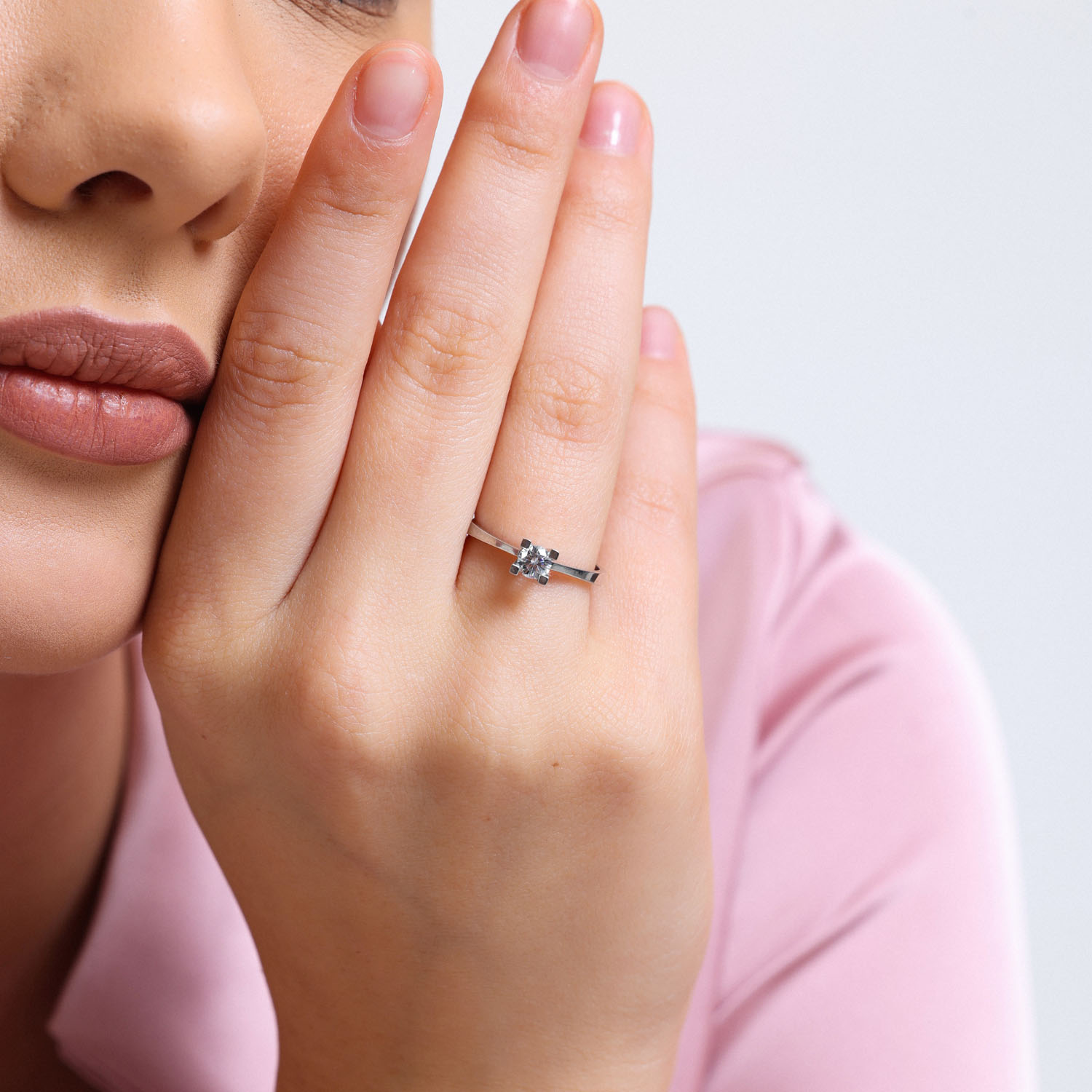 0.35 Karat F Renk Hrd Sertifikali Tektaş Yüzük