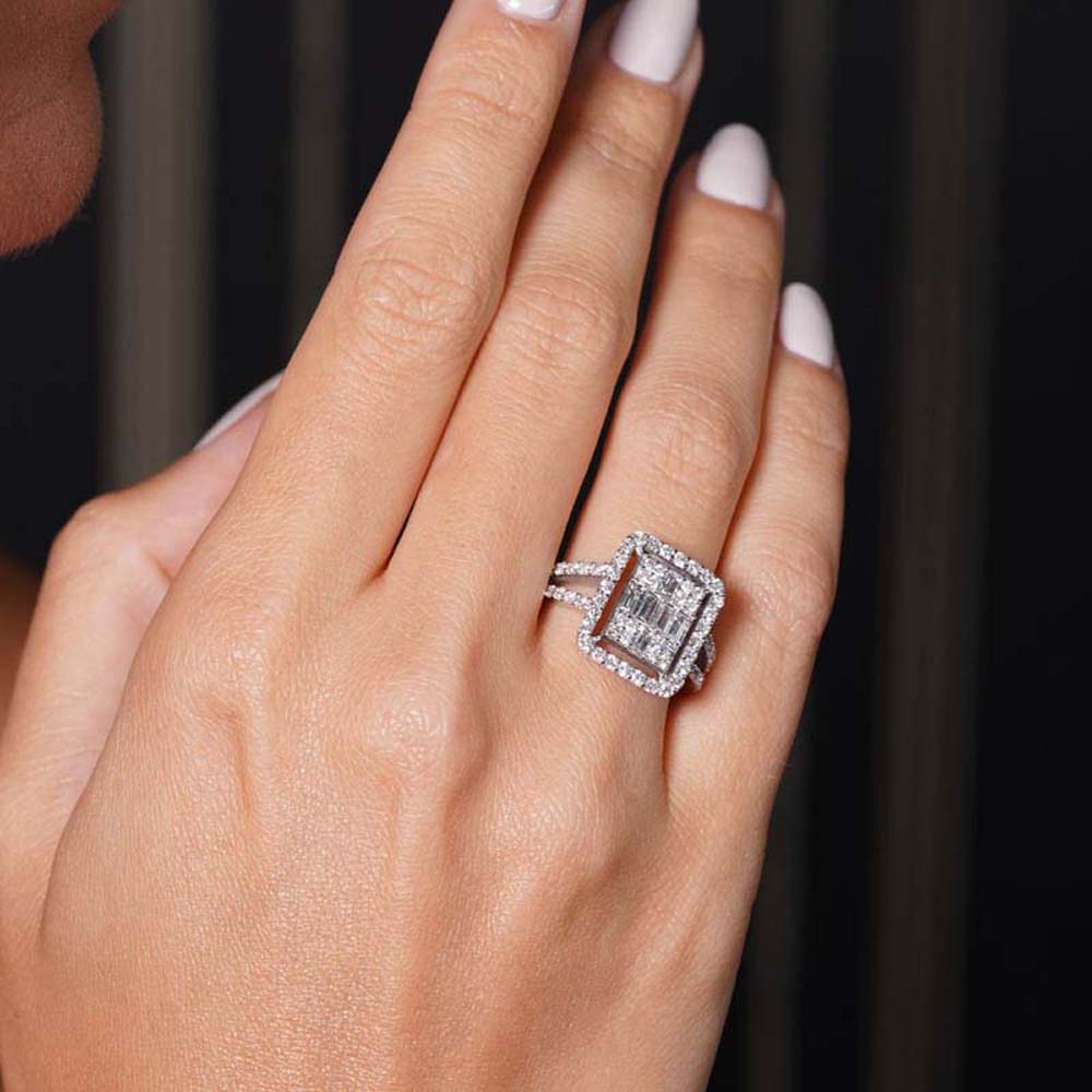 1.29 Karat Pırlanta Baget Yüzük