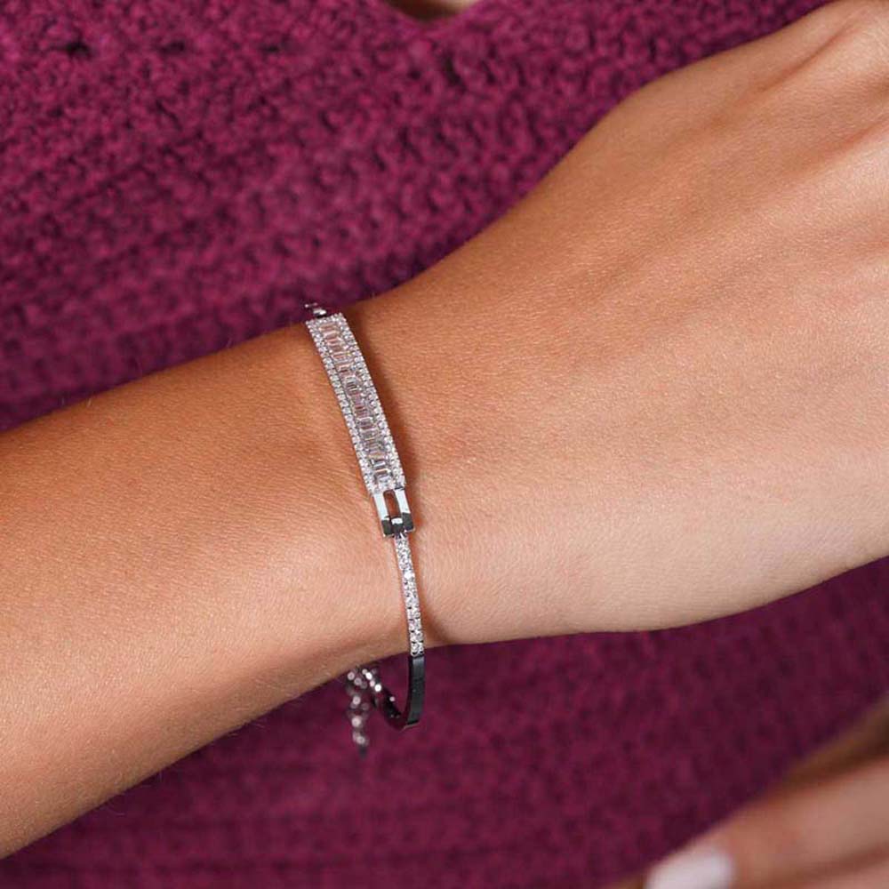 1.36 Karat Pırlanta Baget Bileklik - BLK00189