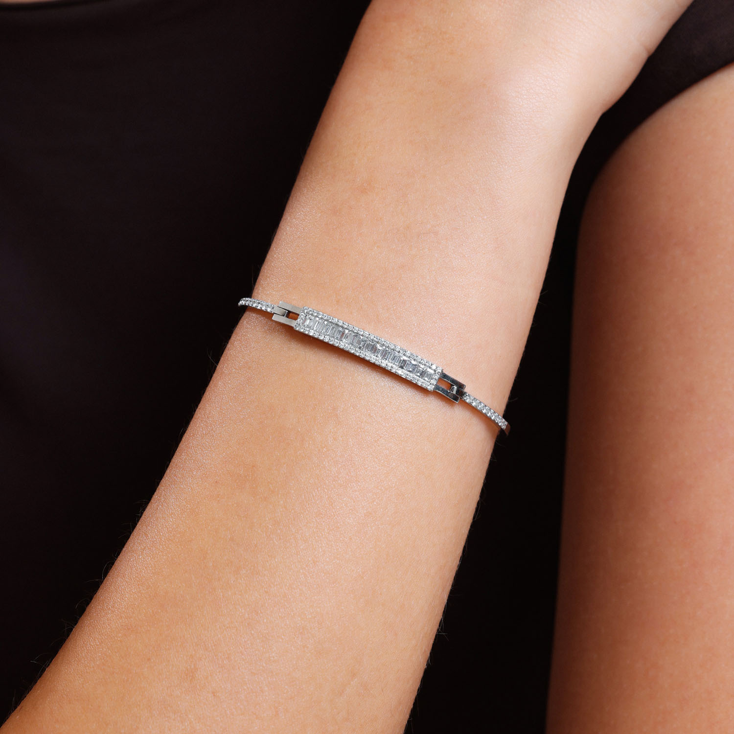 1.36 Karat Pırlanta Baget Bileklik - BLK00189